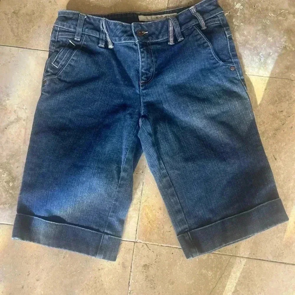 DKNY Bermuda Jean shorts. Size 8 excellent condition. Cuff hem. - Picture 1 of 14